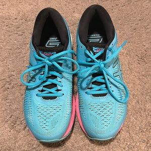 Gel Kayano 25 women’s shoes
